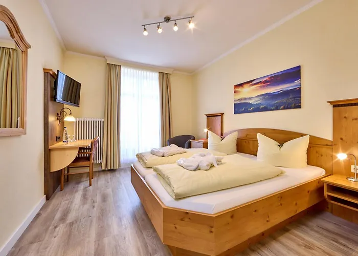 Vier Jahreszeiten Otel