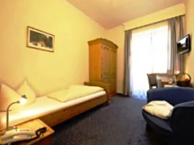 Otel Vier Jahreszeiten 3*