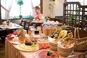 Vier Jahreszeiten Otel 3*