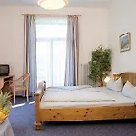 Hotel Vier Jahreszeiten 3*