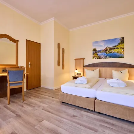 Vier Jahreszeiten Hotell 3*
