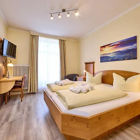 Vier Jahreszeiten Hotell