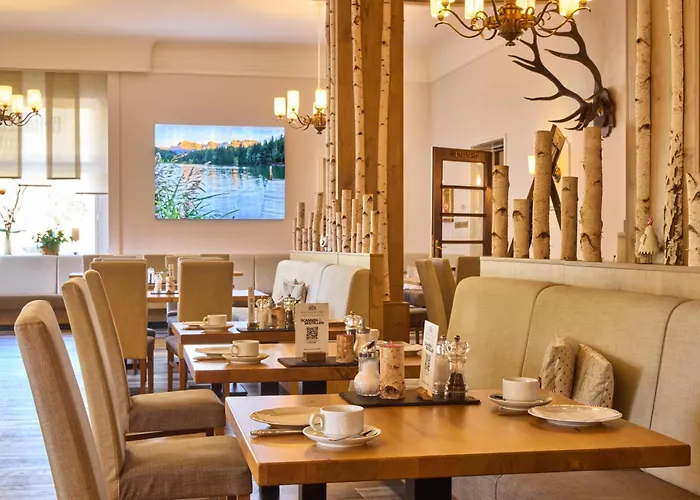 Vier Jahreszeiten Szálloda