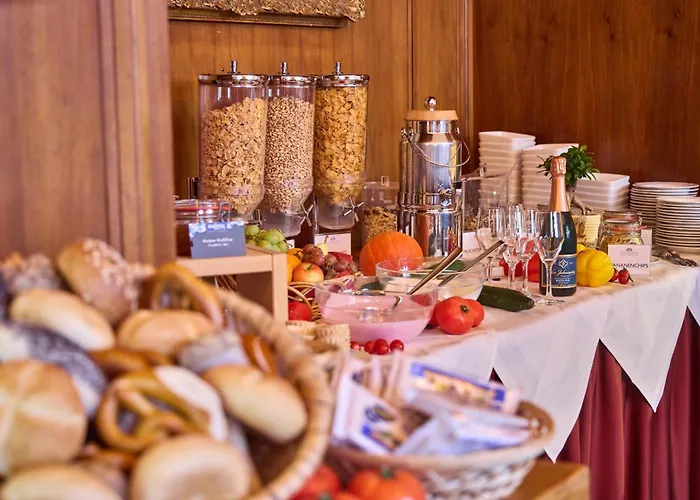 Vier Jahreszeiten Szálloda