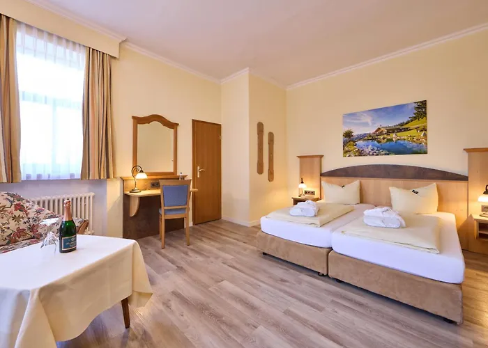 Vier Jahreszeiten Hotel