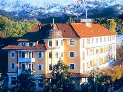 Vier Jahreszeiten Szálloda