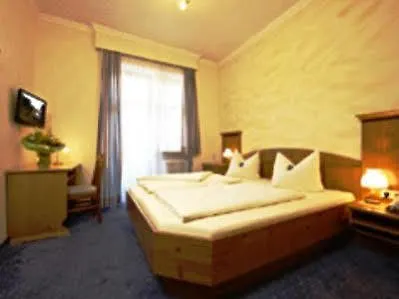 Vier Jahreszeiten 3* גרמיש-פרטנקירכן